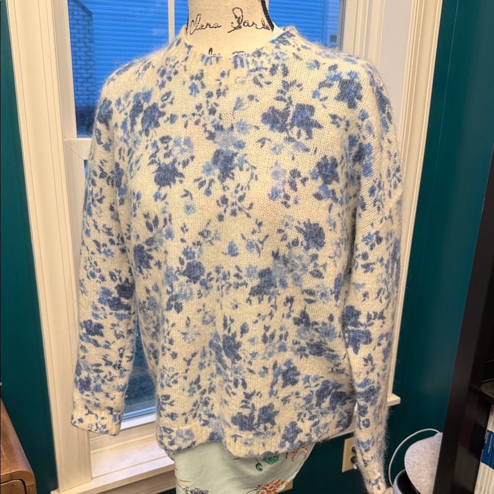 Sézane Amaya Blue and Cream Sweater